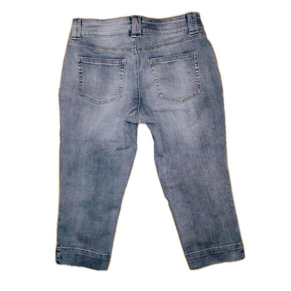 Maurices Women's Mid Rise 12 Denim Capri - Picture 4 of 6